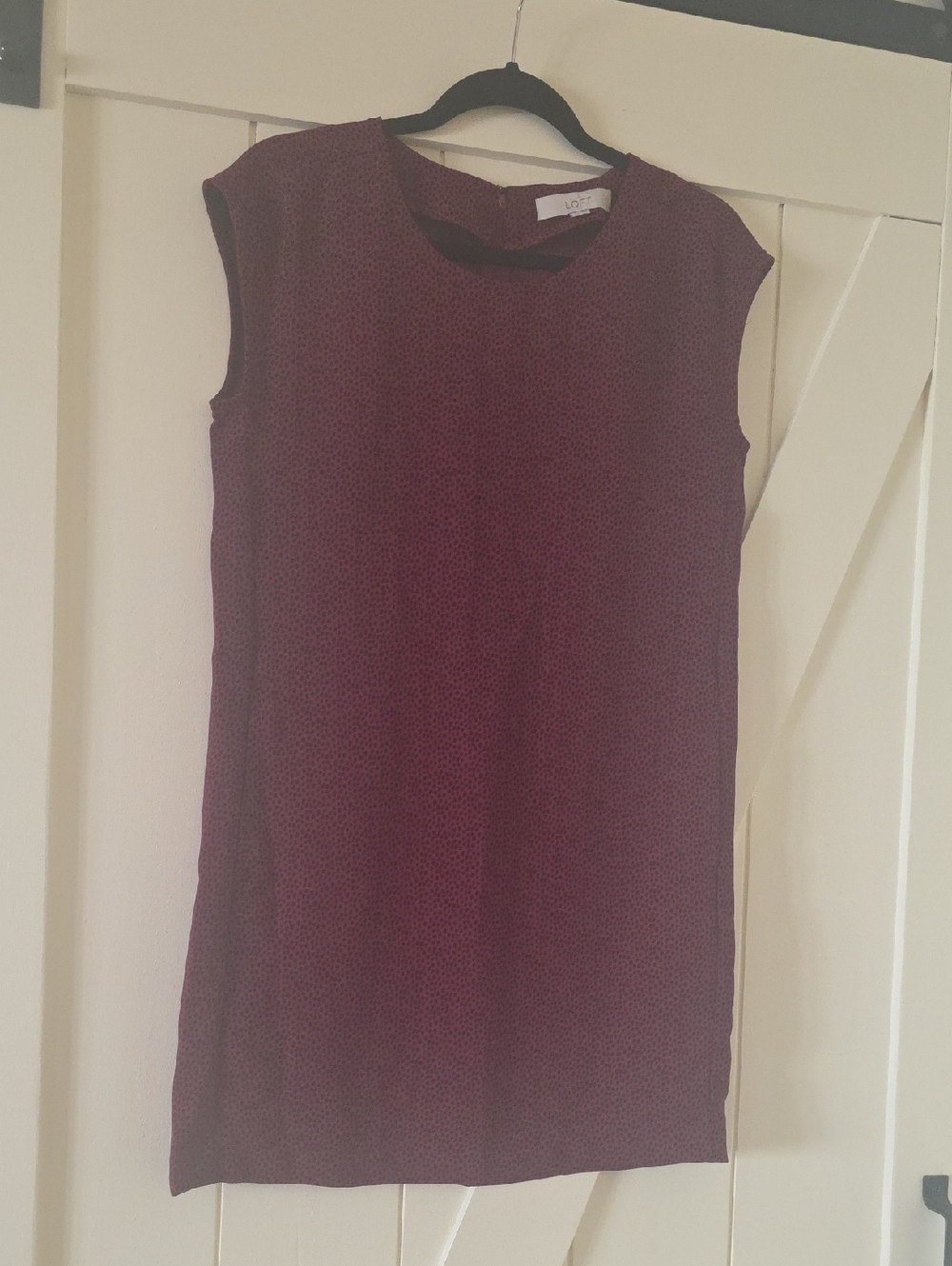 LOFT Sleeveless Shift Dress in Wine with Micro Dot
